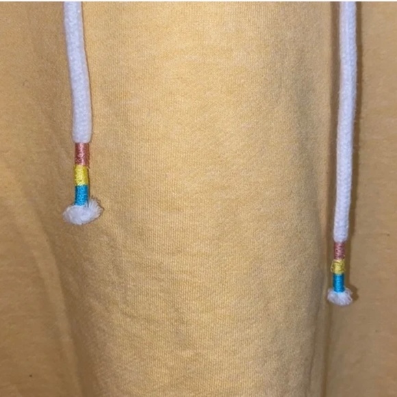 California Embroidered Yellow Women’s Sweatshirt Hoodie - Size Medium - Picture 4 of 7